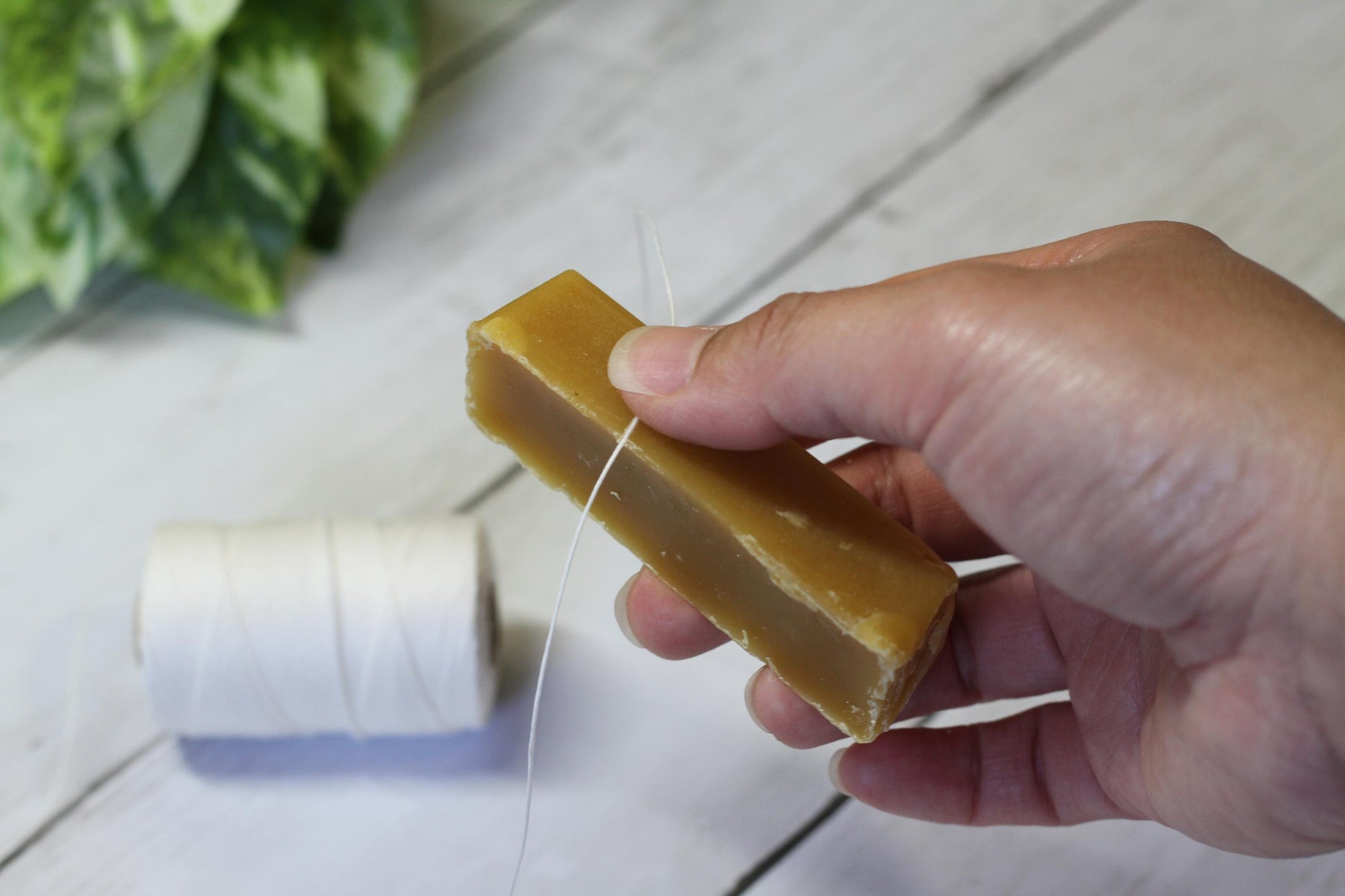 Bookbinding beeswax 1oz, waxing thread beeswax bar